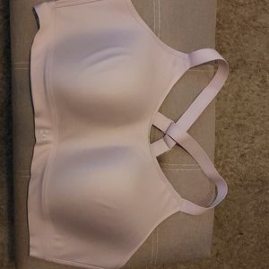 - NWT Under Armour Women's UA Continuum High Sports Bra